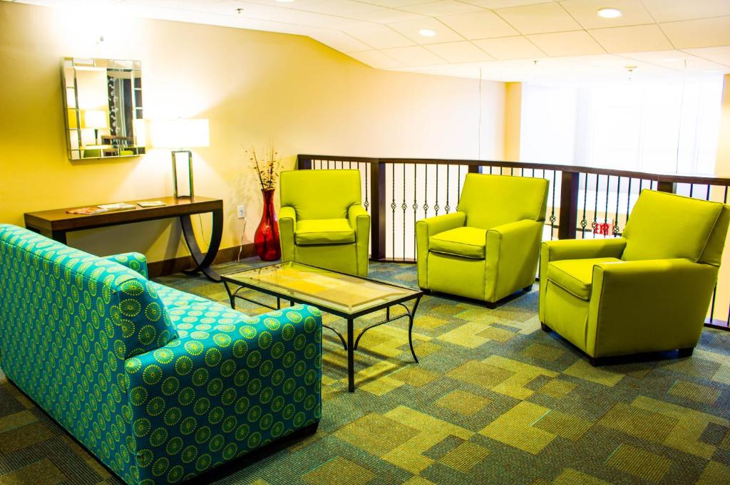 Holiday Inn Express & Suites Havelock Northwest New Bern photo