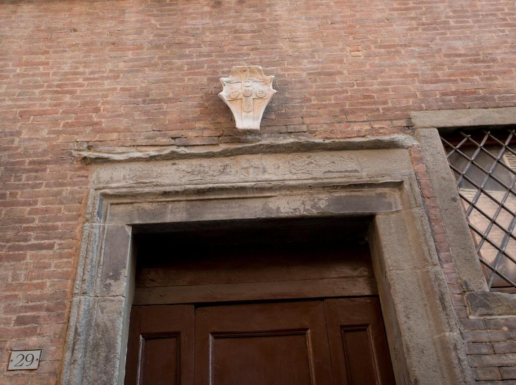 Palazzo Piccolomini - 4