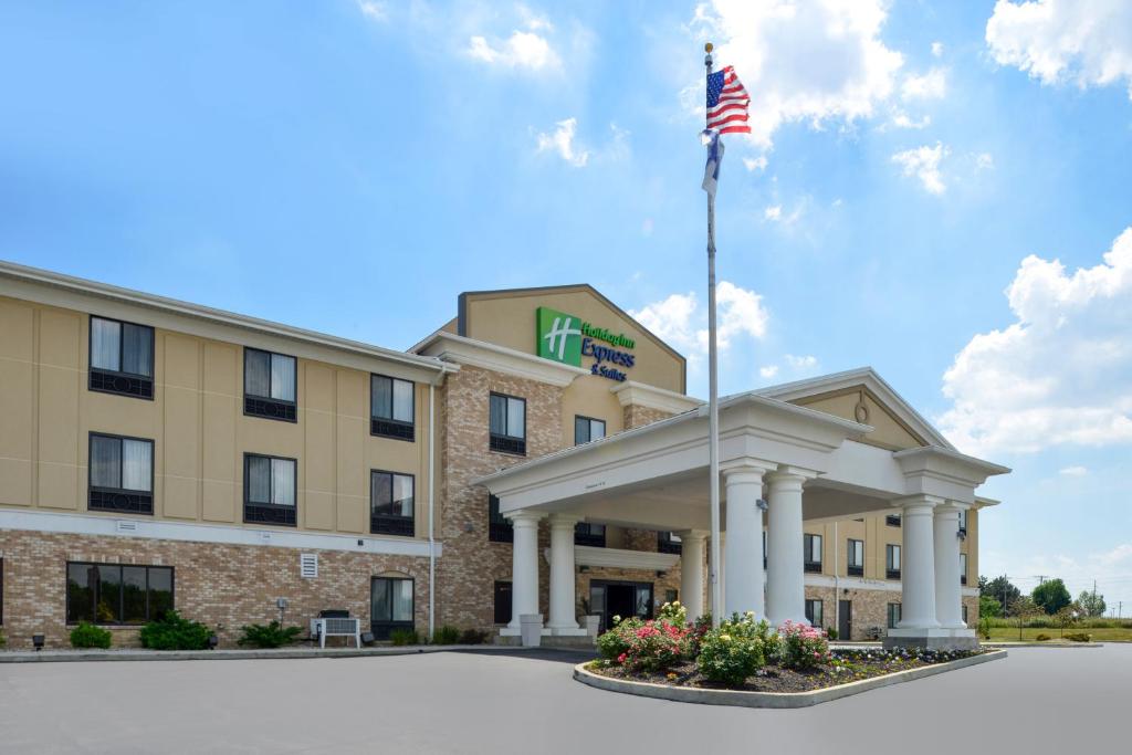 Holiday Inn Express & Suites Greenfield Photo 23