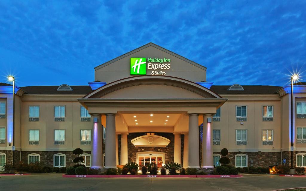 Holiday Inn Express Hotel & Suites Kilgore North photo