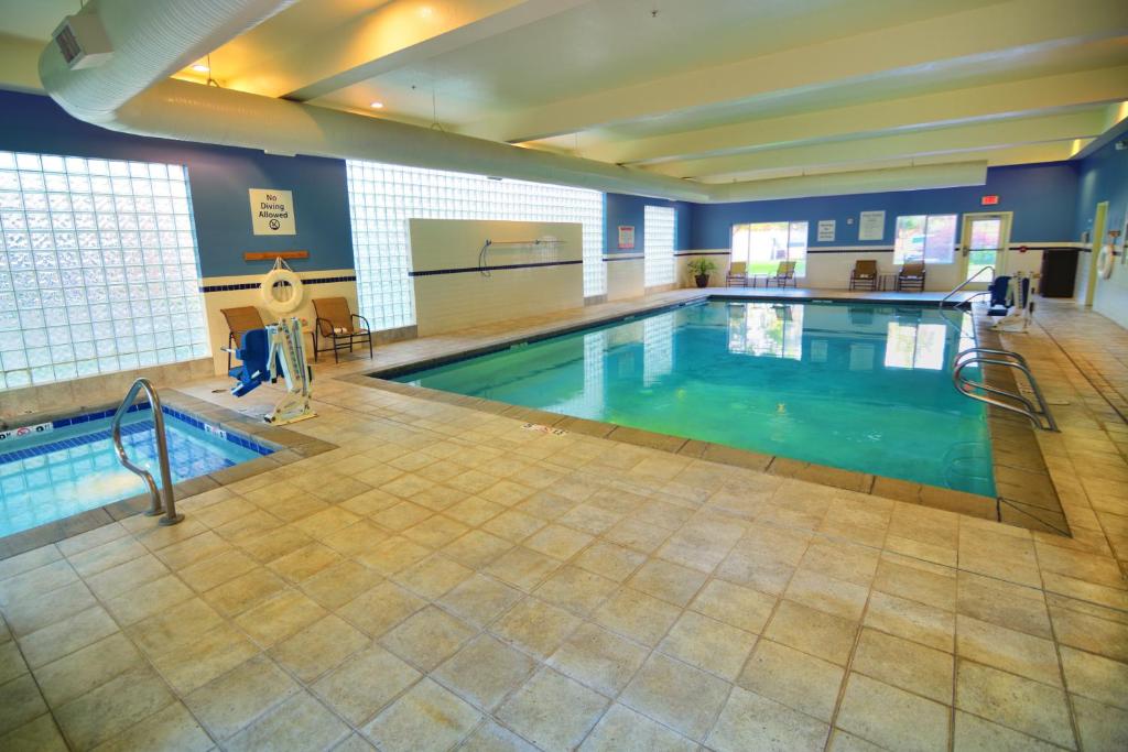 Holiday Inn Express Hotel & Suites Idaho Falls photo