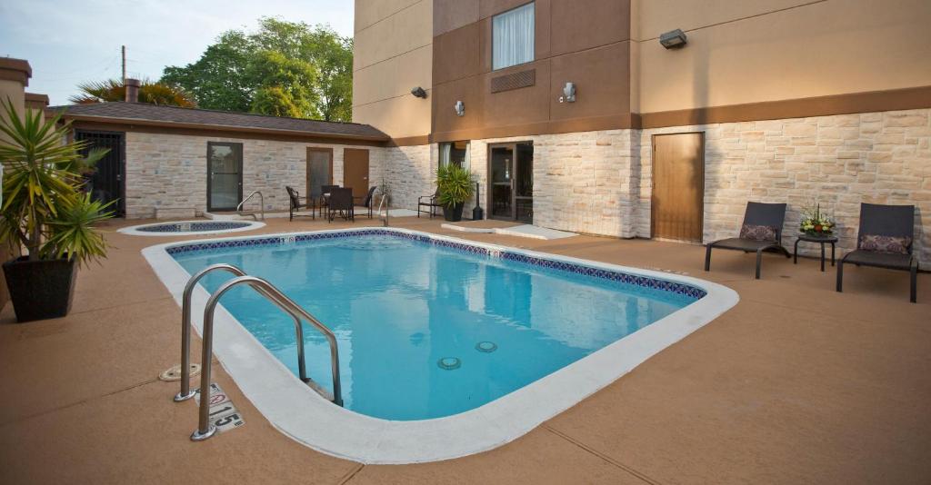 Holiday Inn & Suites Houston North Spring photo