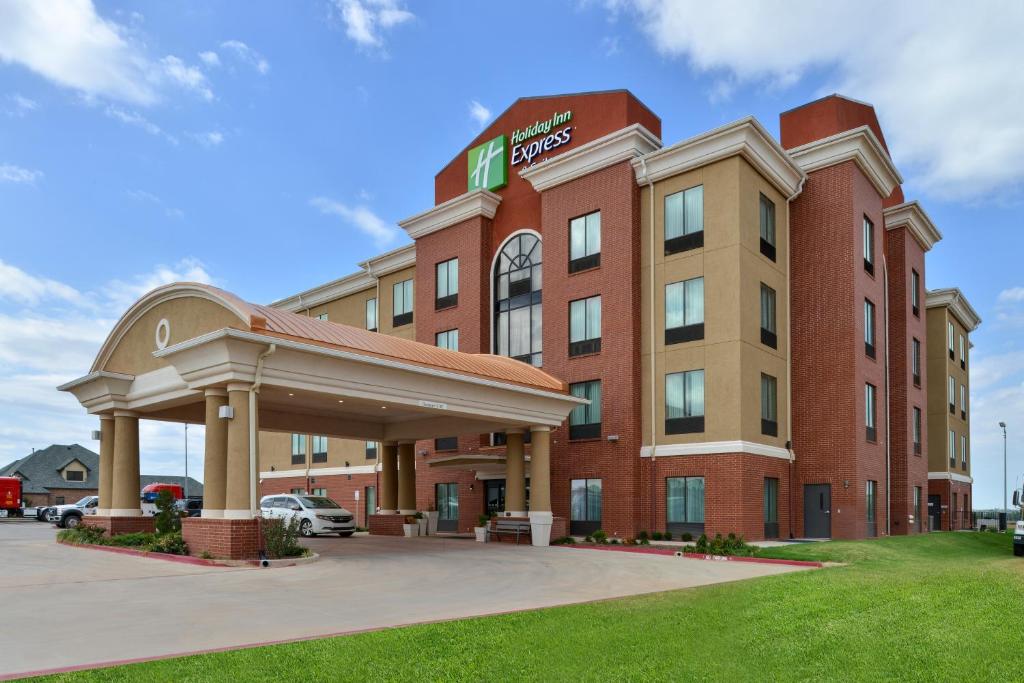 Holiday Inn Express Alva photo