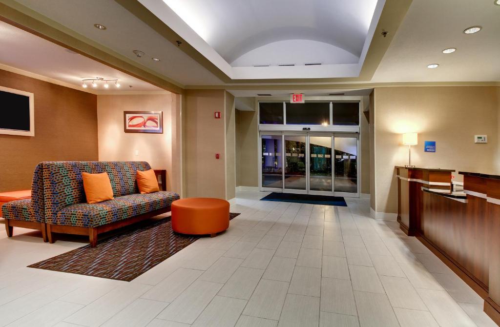 Holiday Inn Express Hotel And Suites Jacksonville South - I-295 photo
