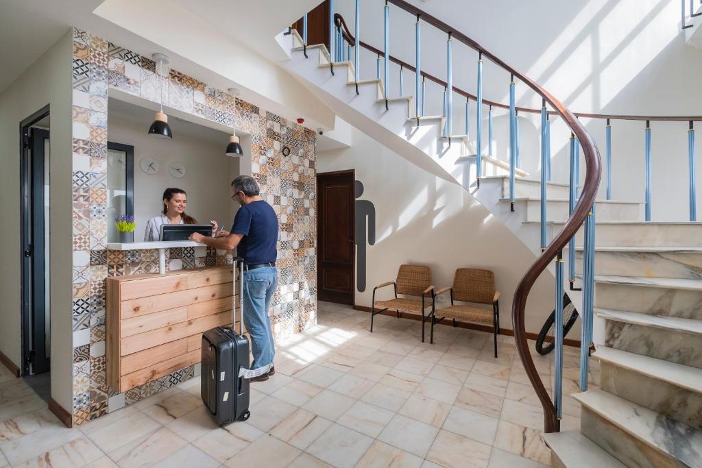 フロント・ロビー