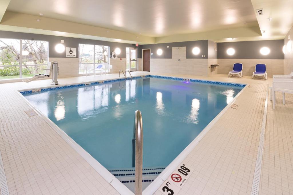 Holiday Inn Express And Suites Auburn photo