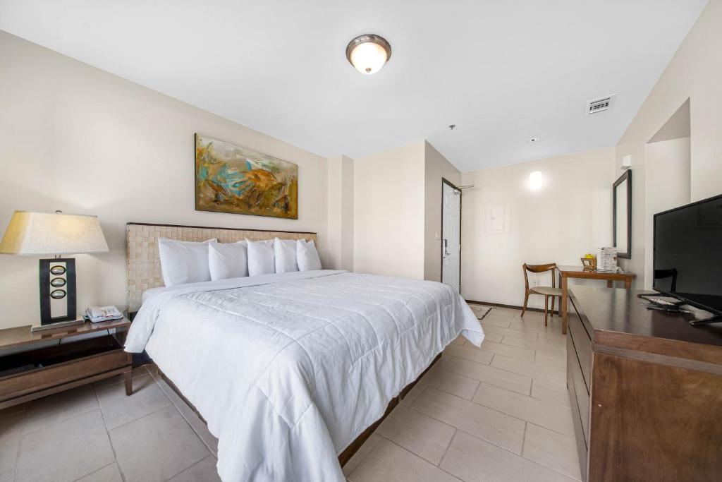 Peninsula Island Resort & Spa photo