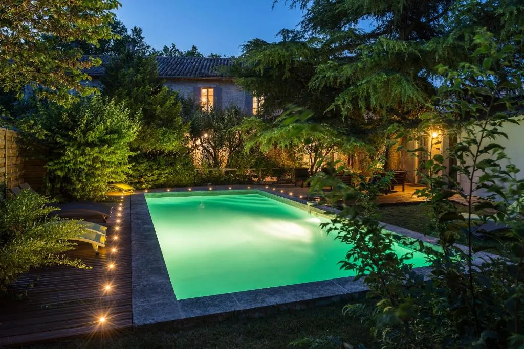 Hôtel Mas Vidau Porte des Alpilles, hotel in Saint-Étienne-du-Grès