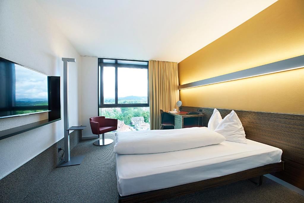 Hotel Ambassador Image