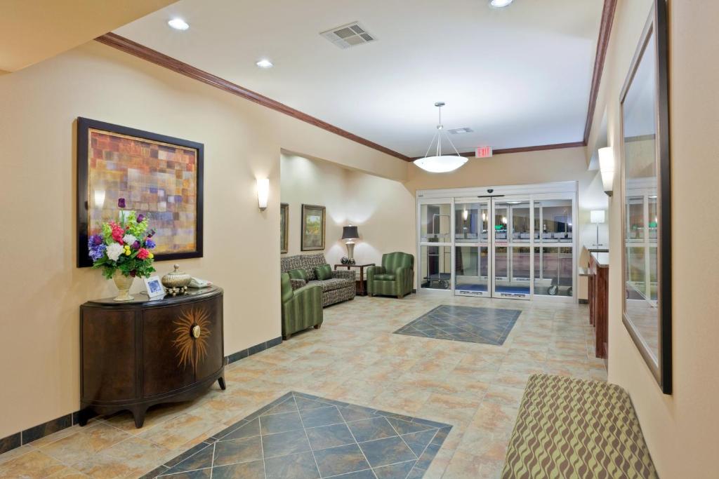 Holiday Inn Express Hotel & Suites Dumas photo
