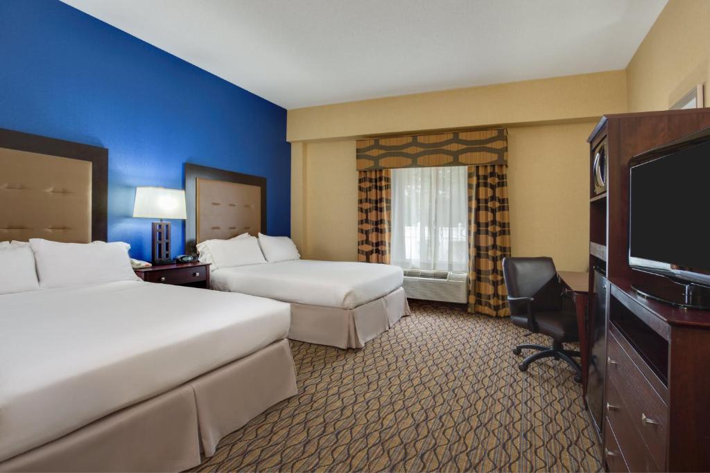 Holiday Inn Express Tower Center New Brunswick By IHG
