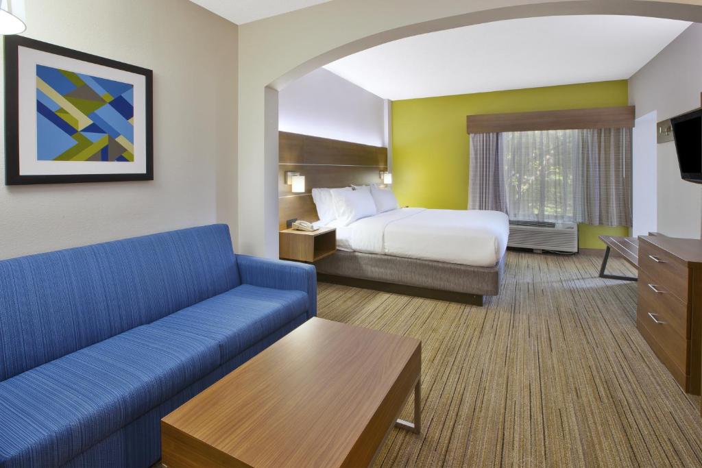 Holiday Inn Express Hotel & Suites Cincinnati Northeast-Milford photo