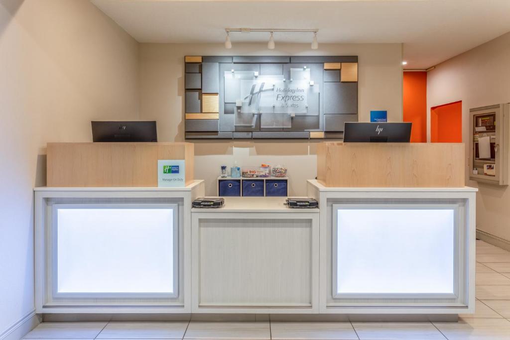 Holiday Inn Express Hotel & Suites Shiloh/O'Fallon photo