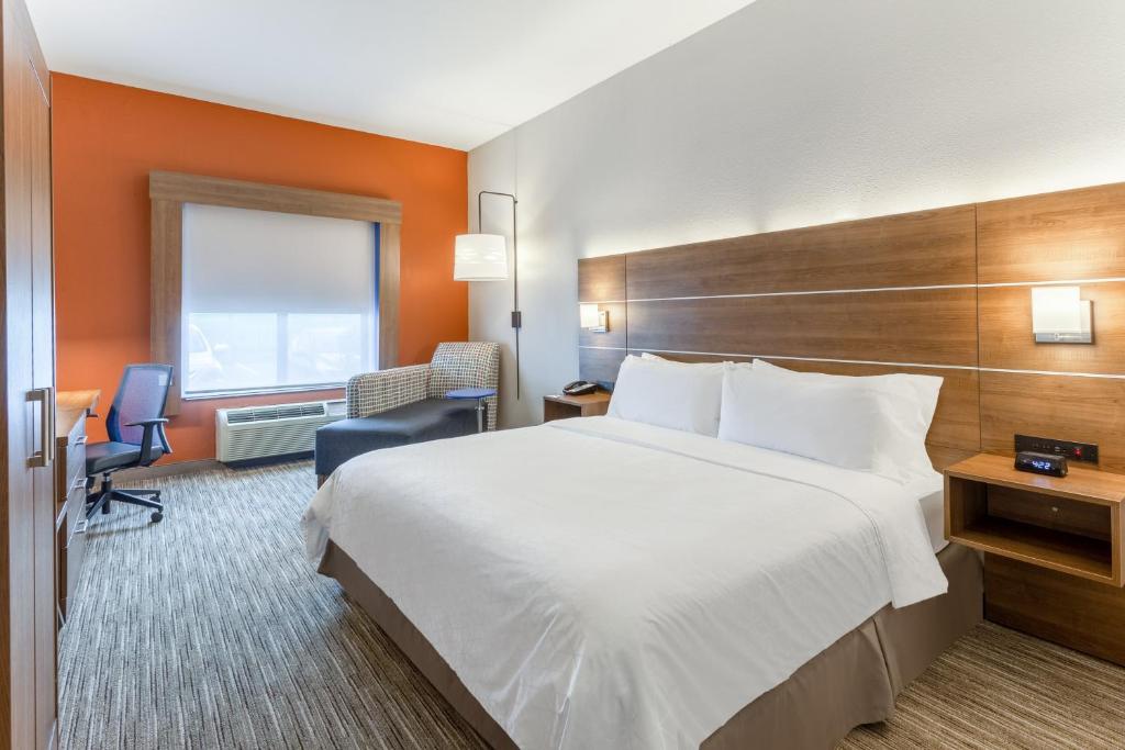 Holiday Inn Express Hotel & Suites Shiloh/O'Fallon photo
