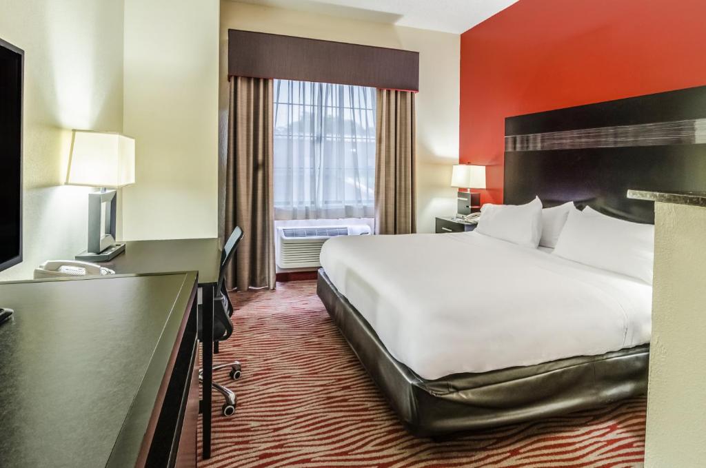 Holiday Inn Express Hotel & Suites Vinita photo