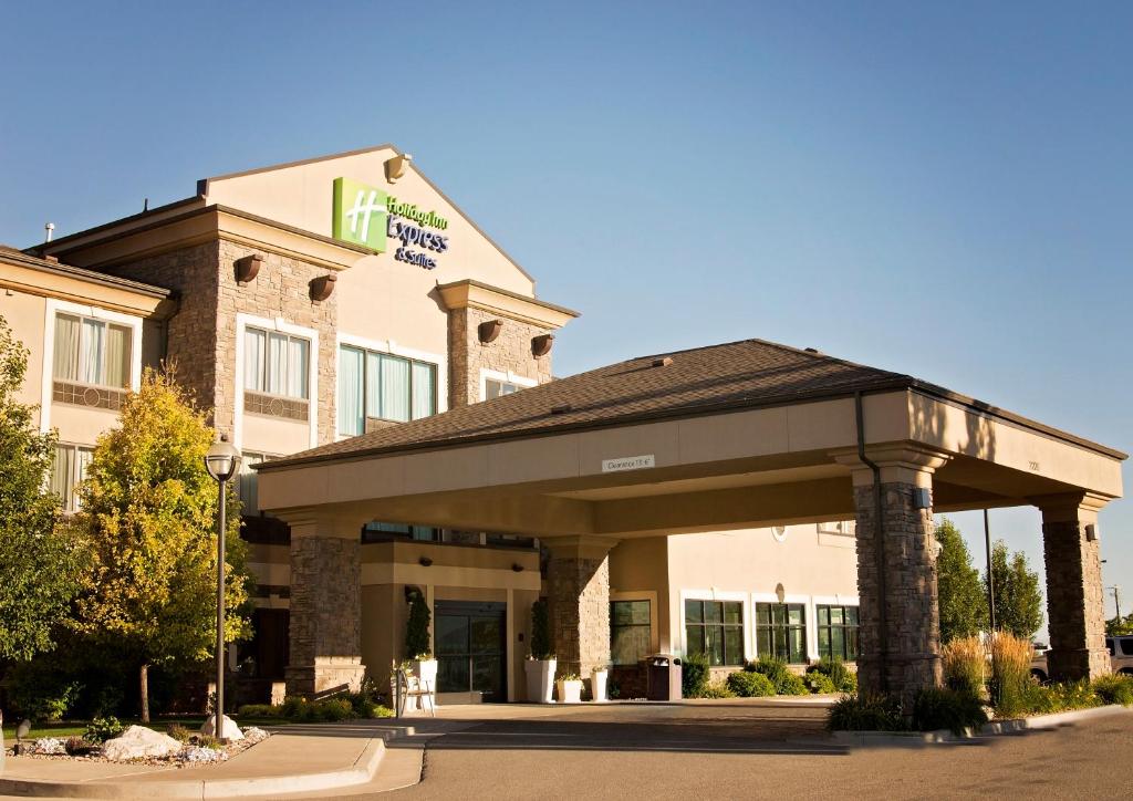Holiday Inn Express Hotel & Suites Logan photo
