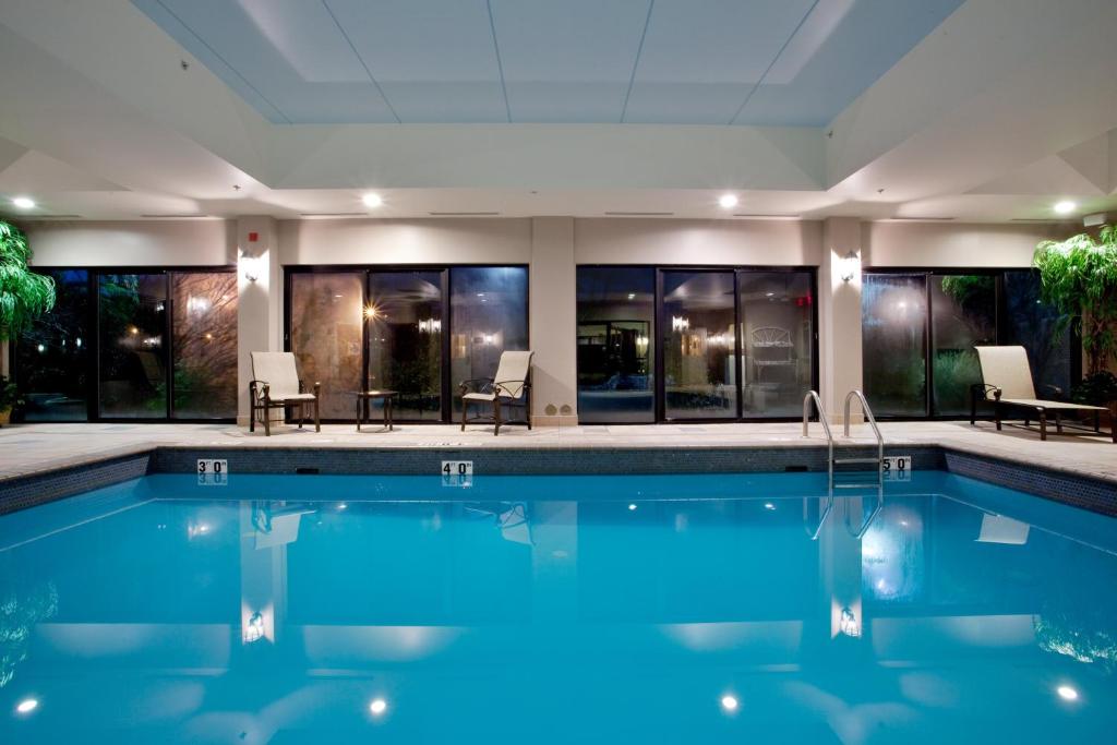 Holiday Inn Express & Suites Newport News photo