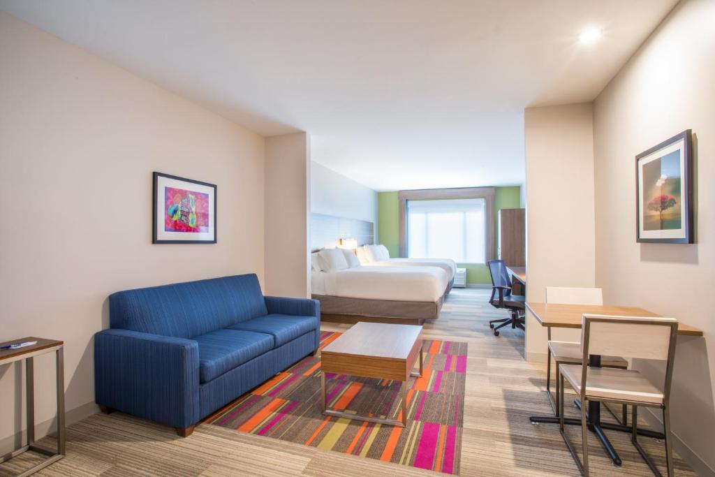 Holiday Inn Express & Suites - Owings Mills-Baltimore Area photo