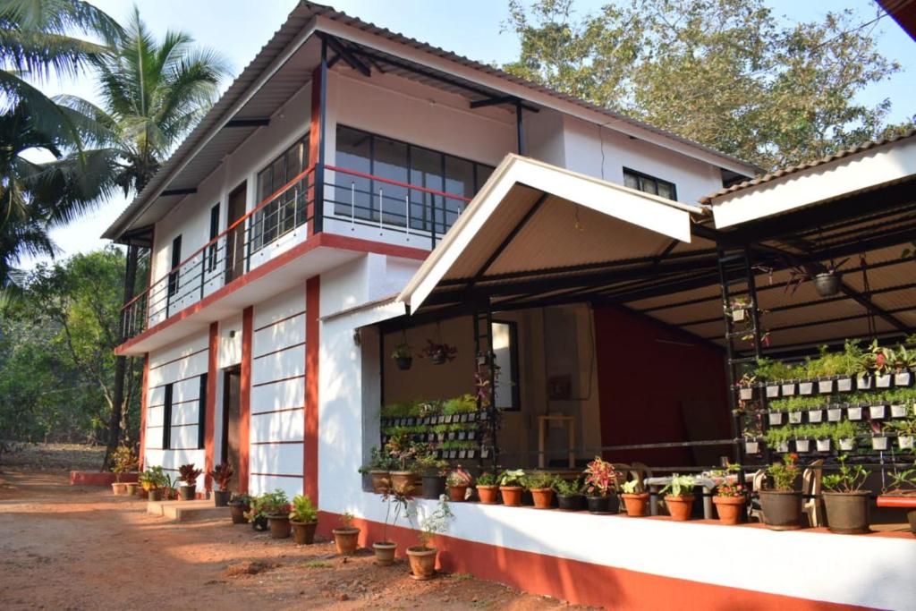 Bahar Deluxe — Hotel in Dapoli