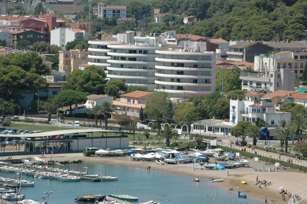 MEDES PARK I 2-1 - 4