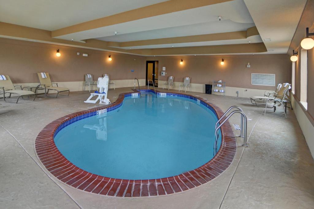 Holiday Inn Express Hotel and Suites Altus photo