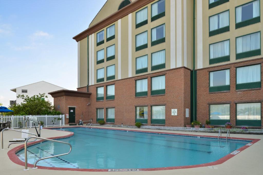 Holiday Inn Express Hotel & Suites Ocean City photo