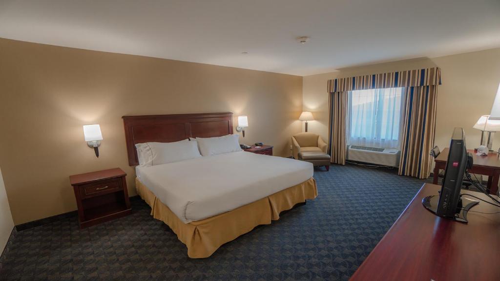 Holiday Inn Express Hotel & Suites Pampa photo