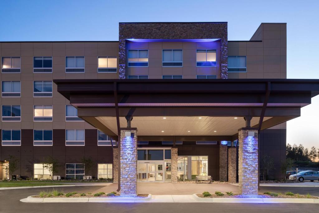Holiday Inn Express & Suites Duluth North - Miller Hill by IHG, Duluth
