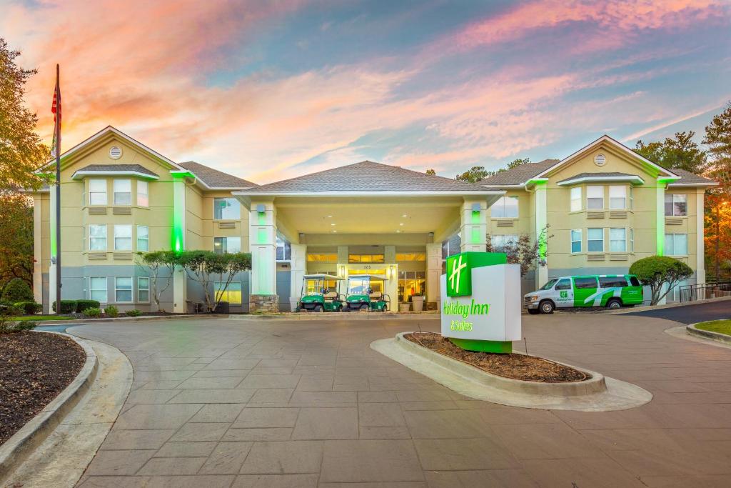 Holiday Inn Hotel and Suites Peachtree City photo