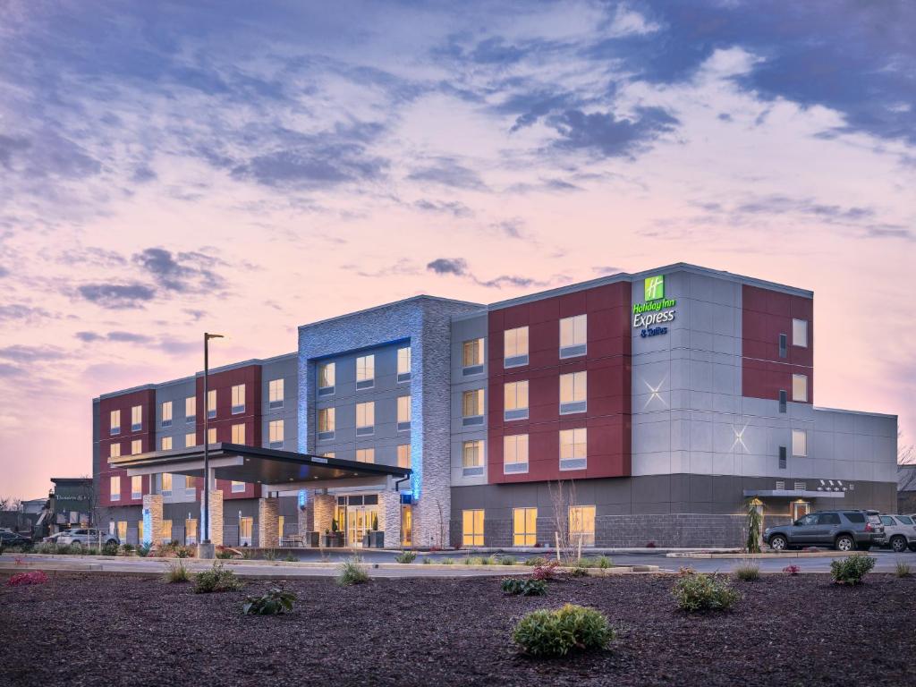 Holiday Inn Express & Suites Salem North-Keizer photo