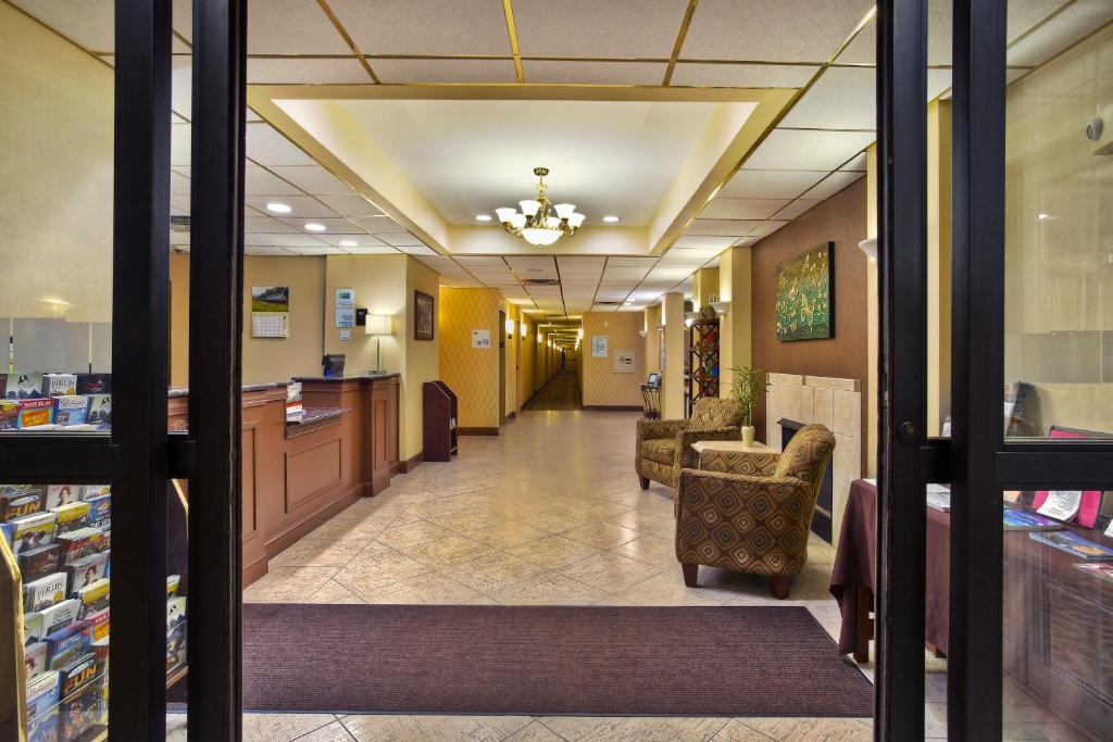 Holiday Inn Express Hotel and Suites Harrington - Dover Area photo