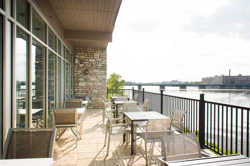 Holiday Inn Express & Suites Rock Falls By IHG レストラン