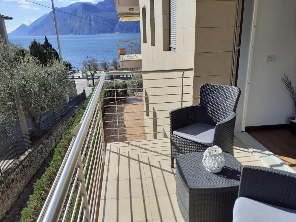 Lake View Apartment - 2