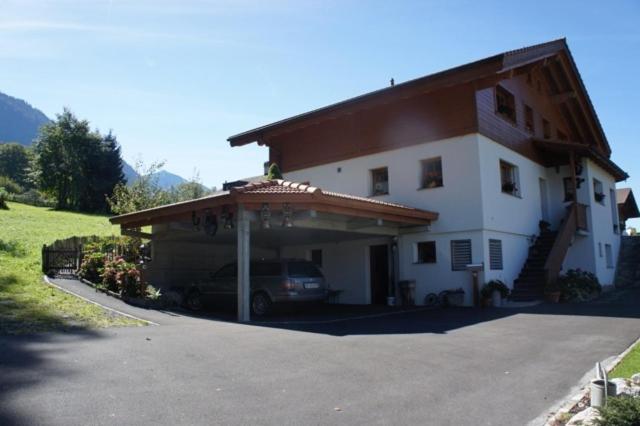 Entrance, Sam & Cindy Muhlemann in Interlaken