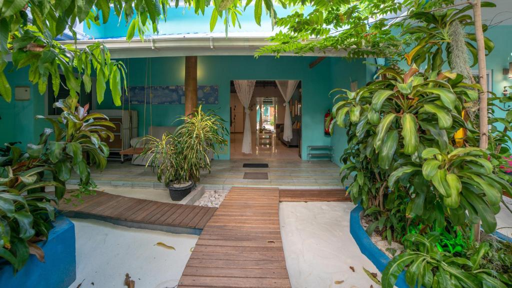 Facilities, SeaLaVie Inn in Maldive Islands