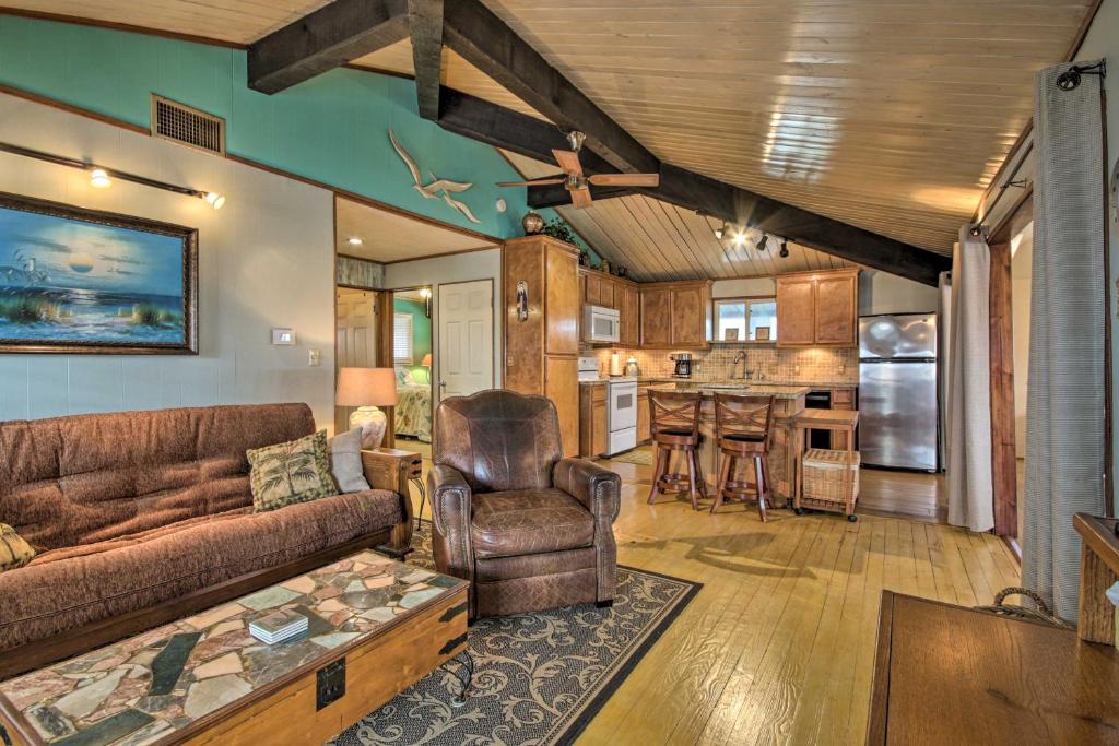 half Mi to Beach Canal-Front Galveston Home 전경