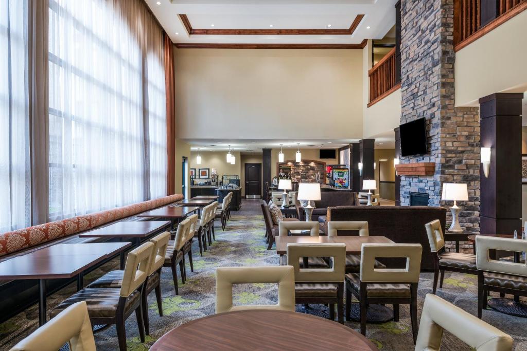 Staybridge Suites : Eau Claire - Altoona photo