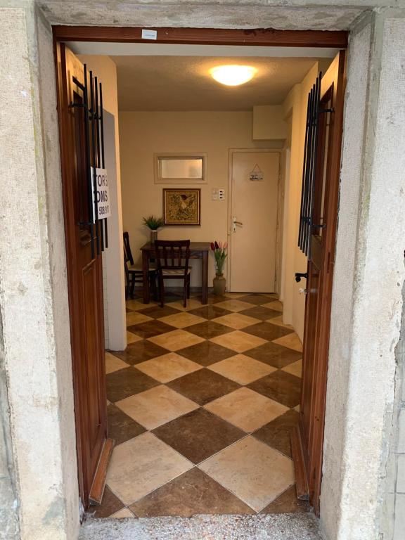 Viktor Rooms - 3
