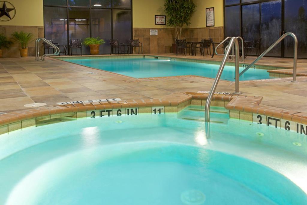 Holiday Inn Hotel and Suites Beaumont-Plaza I-10 & Walden photo