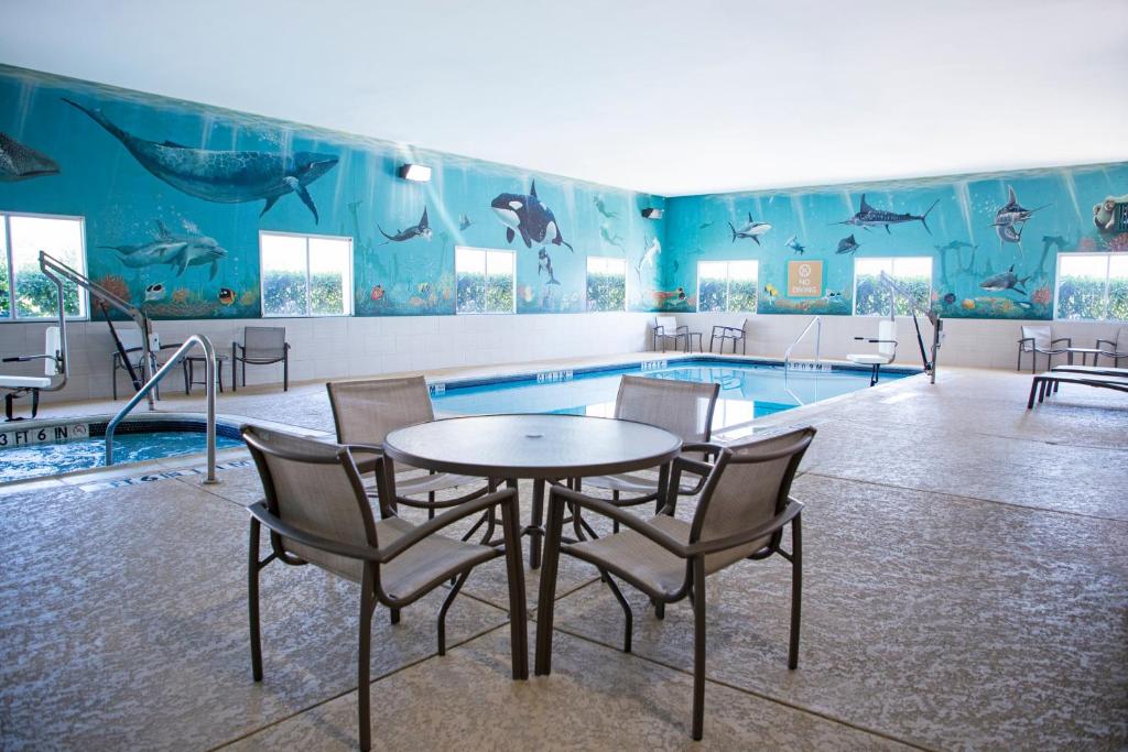 Candlewood Suites Grand Prairie - Arlington photo