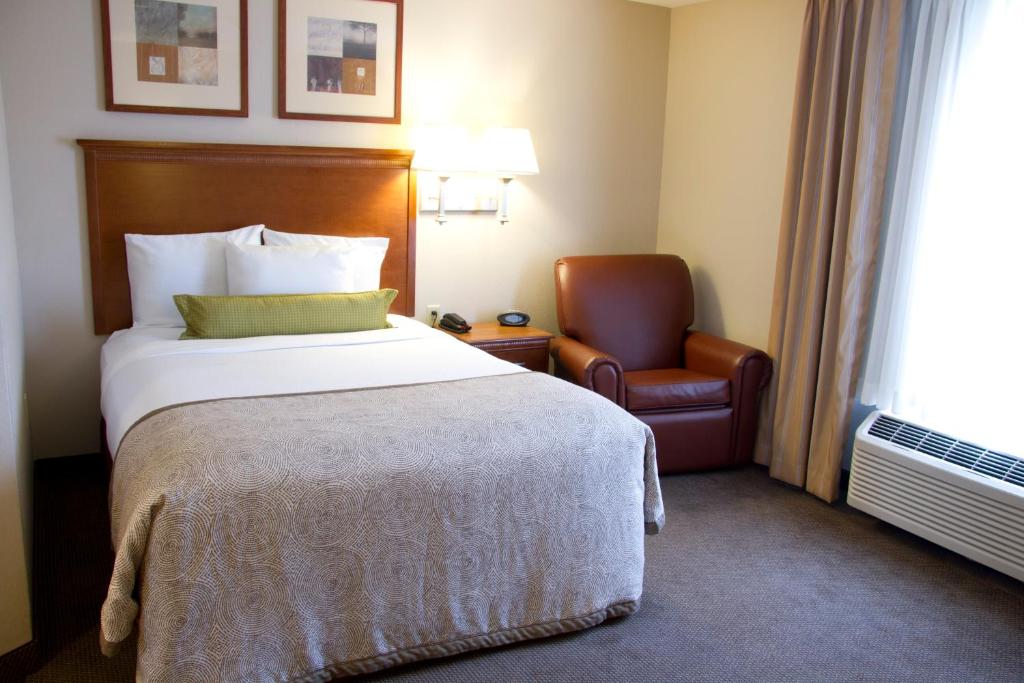 Candlewood Suites Champaign Urbana Univ Area Hotel photo