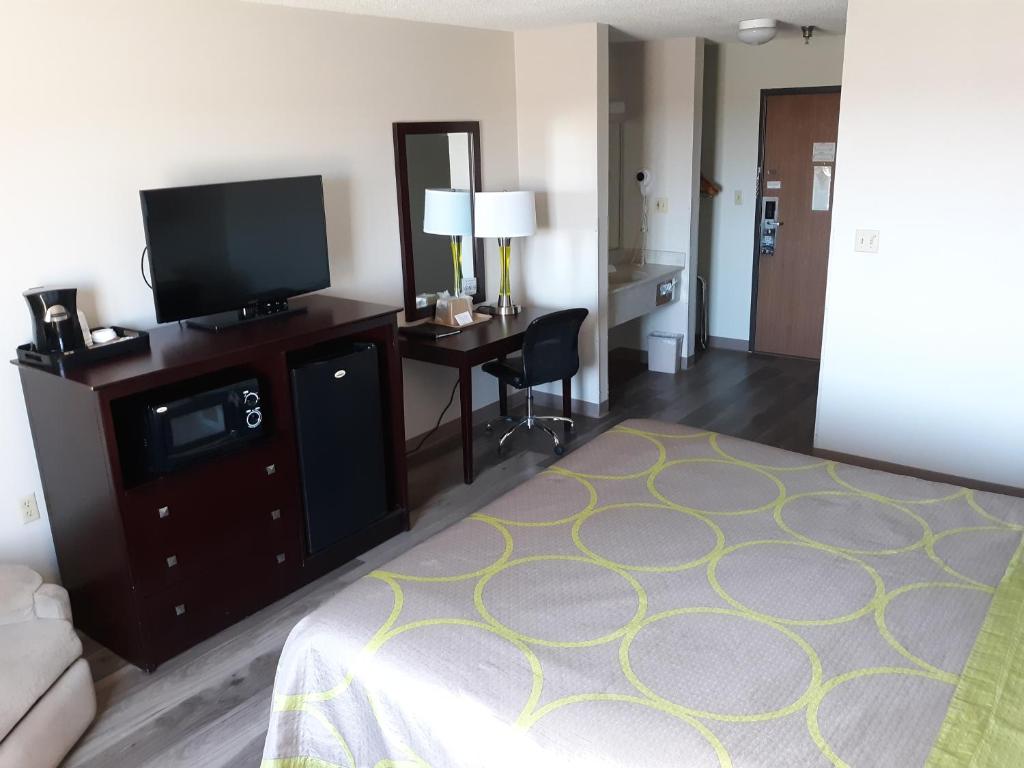 Super 8 By Wyndham Bethany Mo photo