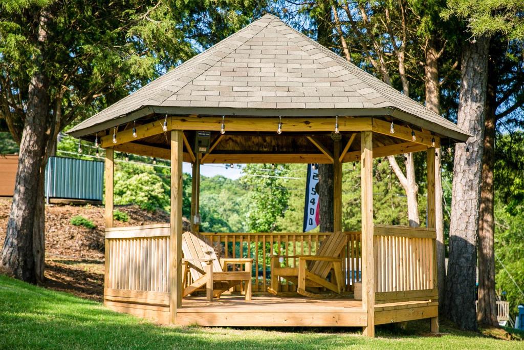 Waterfront Two Bedroom 18 on the #lake at Long Cove Resort Main image 2