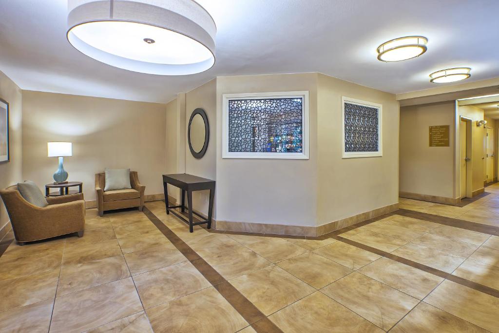 Candlewood Suites Indianapolis Northeast photo