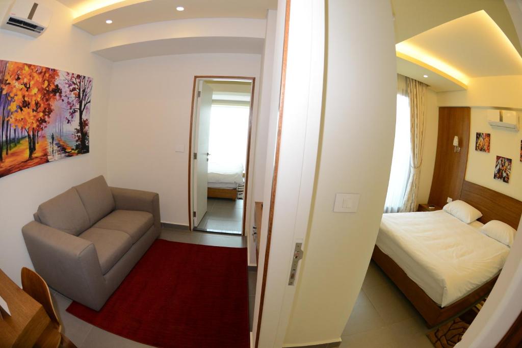 Shared lounge/TV area