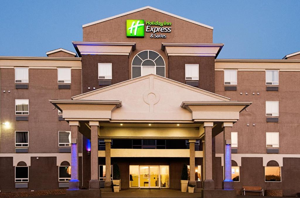 Holiday Inn Express & Suites-Regina-South photo