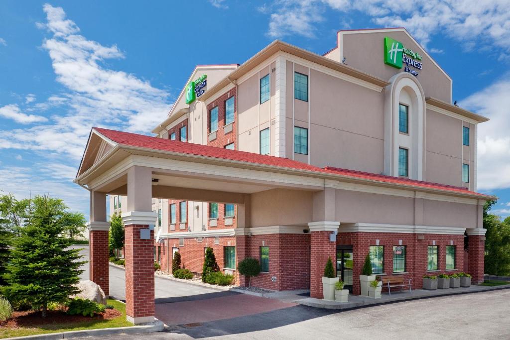 Holiday Inn Express Hotel & Suites Barrie photo