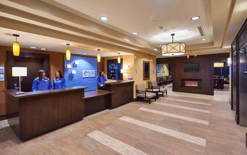 Holiday Inn Express and Suites Timmins photo