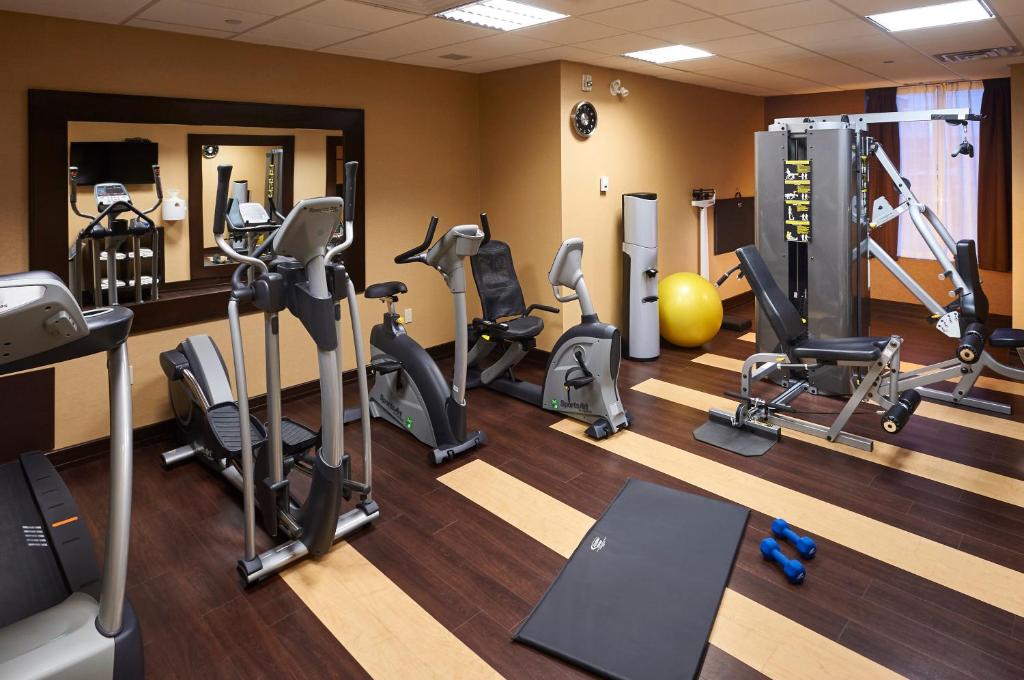 Holiday Inn Express and Suites Timmins photo