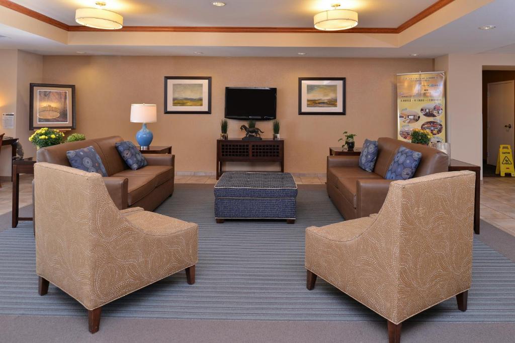 Candlewood Suites Williston By IHG 外観